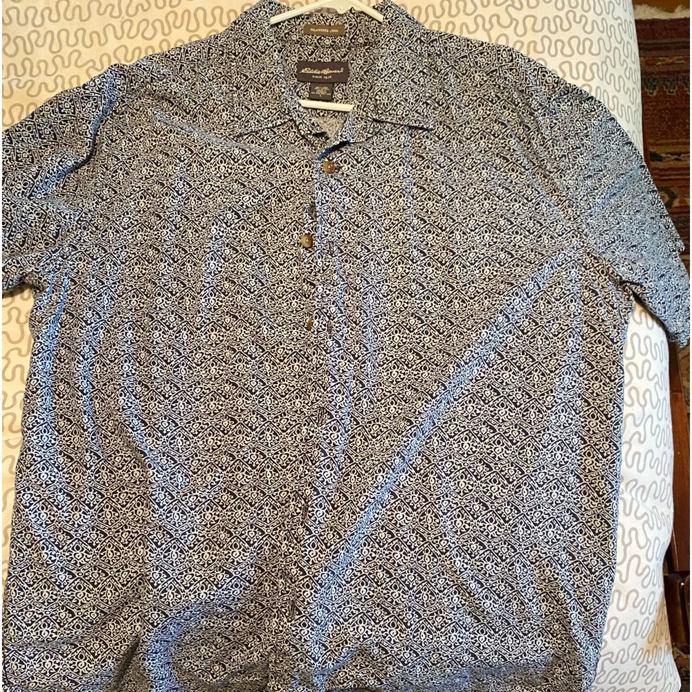 Men’s Eddie Bauer batik style linen, cotton button-down shirt